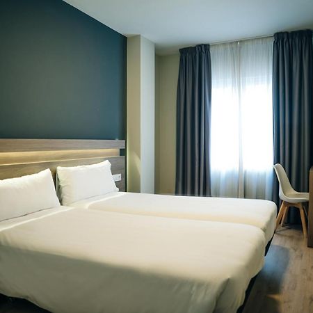 Hotel Alda Estacion Понтеведра Экстерьер фото