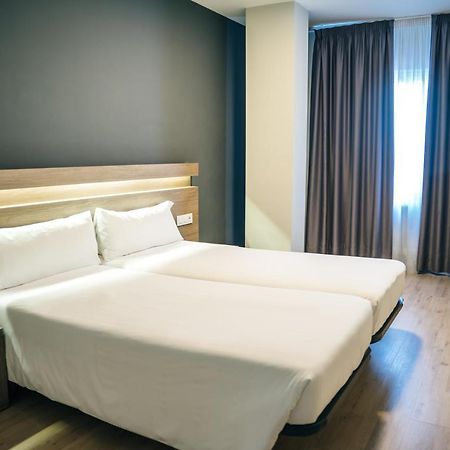 Hotel Alda Estacion Понтеведра Экстерьер фото