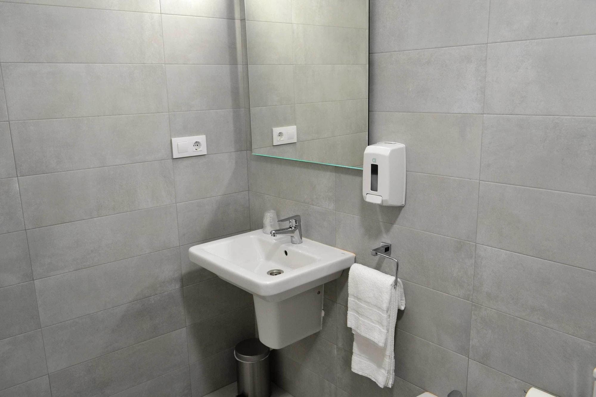 Hotel Alda Estacion Понтеведра Экстерьер фото