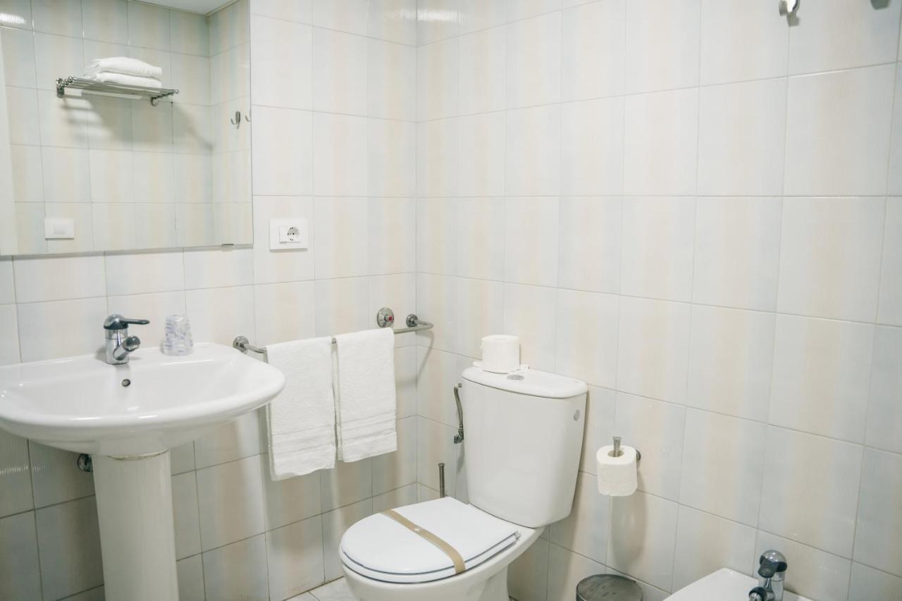 Hotel Alda Estacion Понтеведра Экстерьер фото