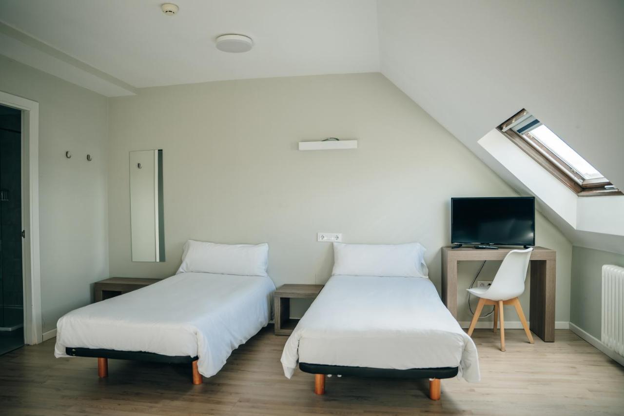Hotel Alda Estacion Понтеведра Экстерьер фото