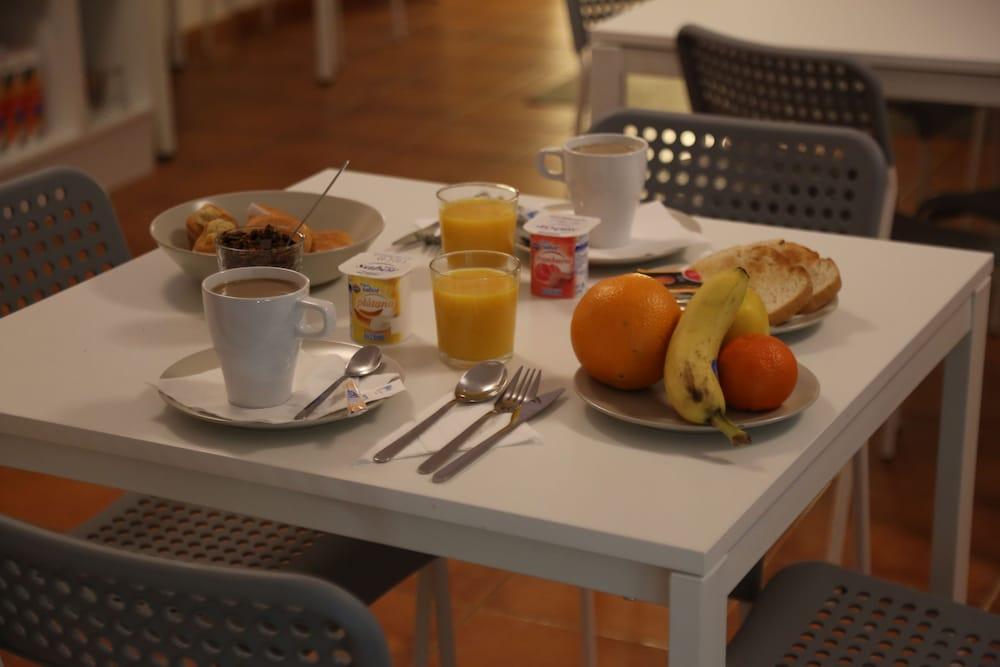 Hotel Alda Estacion Понтеведра Экстерьер фото